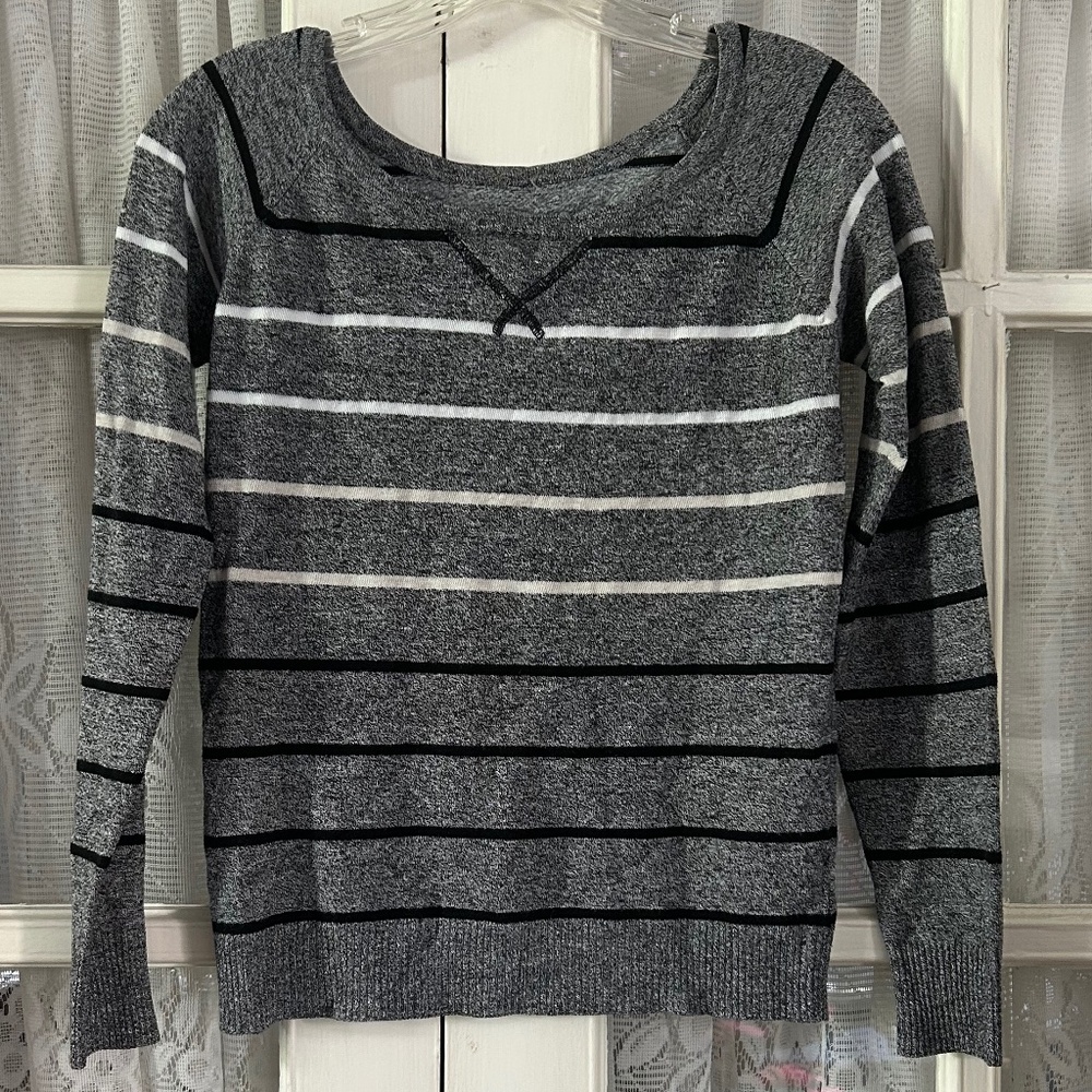 😉Bundle Days😉 Women’s Striped Sweater Horizontal Black White Gray Long Sleeved